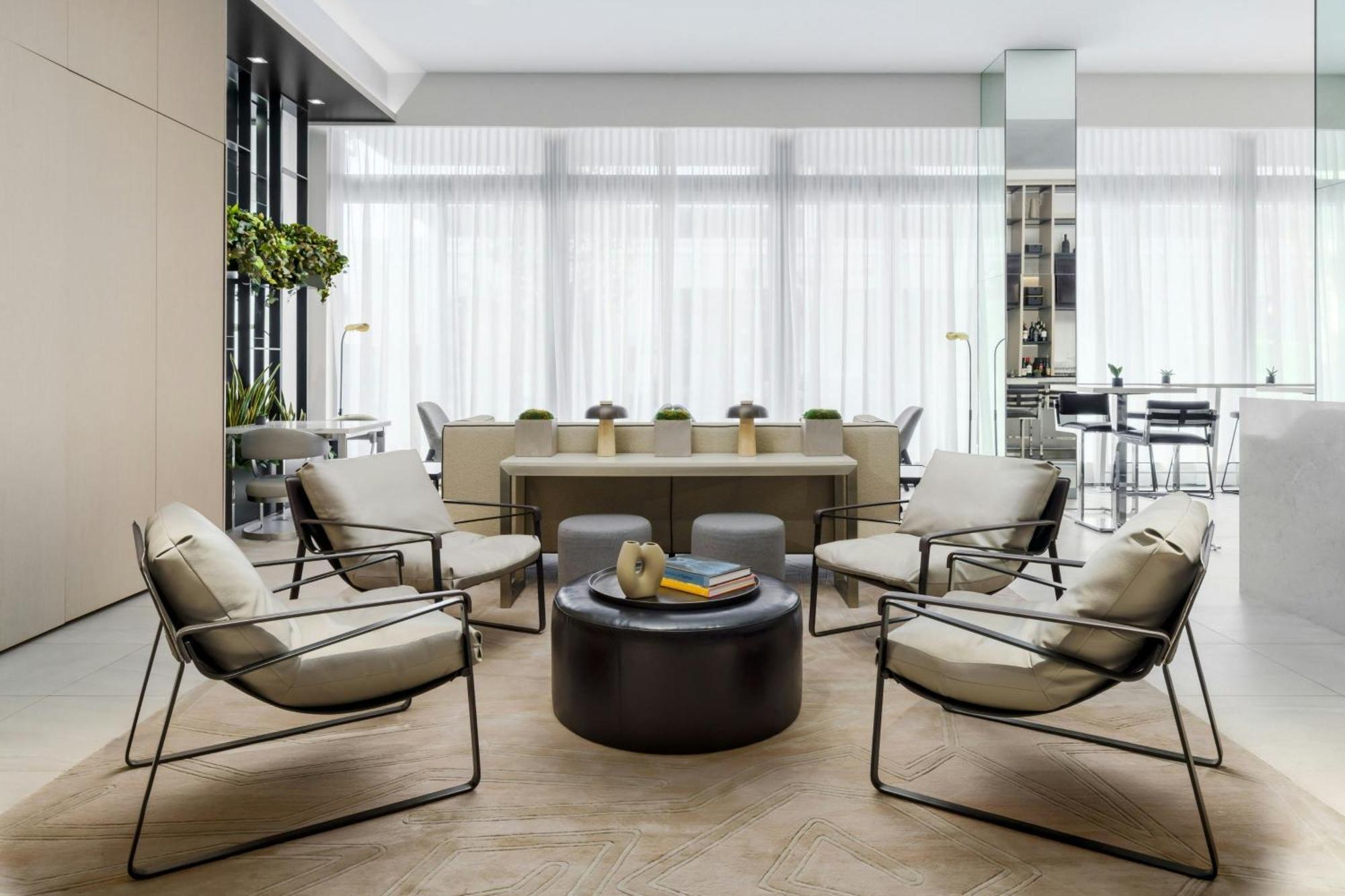 Ac Downtown 3*